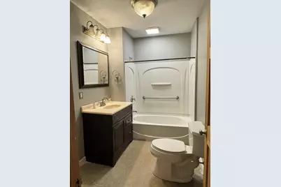35 Standish St, Worcester, MA 01604 - Photo 7
