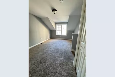 35 Standish St, Worcester, MA 01604 - Photo 9