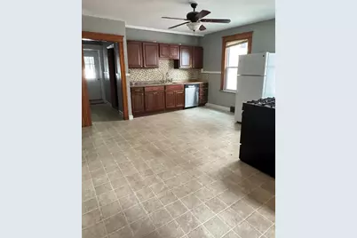35 Standish St, Worcester, MA 01604 - Photo 5