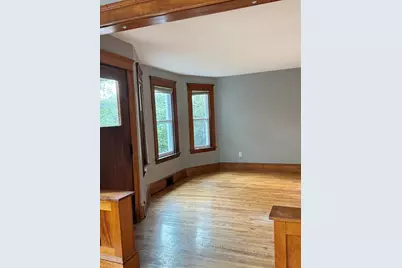 35 Standish St, Worcester, MA 01604 - Photo 3