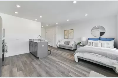 585 Essex St #201, Lynn, MA 01901 - Photo 3