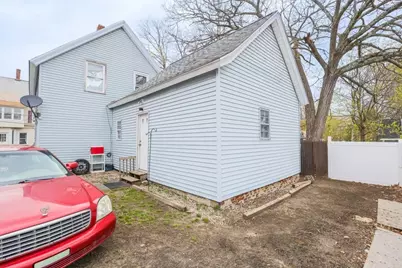 35 Essex St, Athol, MA 01331 - Photo 3