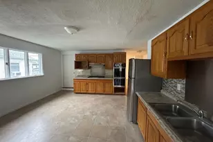 33-35 Hitchcock St, Holyoke, MA 01040 - Photo 21