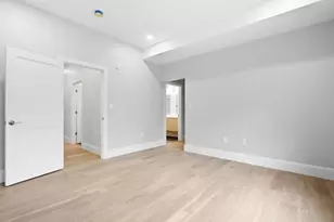 21 Glen Rd, Boston, MA 02130 - Photo 5
