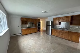 33-35 Hitchcock St, Holyoke, MA 01040 - Photo 17