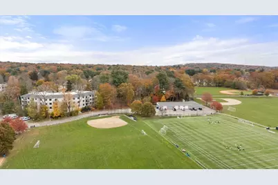 16 Stearns Rd #304, Wellesley, MA 02482 - Photo 11