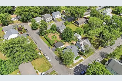 117 Burghardt St, Springfield, MA 01109 - Photo 11