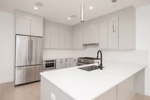 340 W 2nd St, Boston, MA 02127 - Photo 11