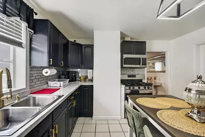136-138 Sanborn St, Lawrence, MA 01843 - Photo 3