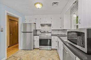 72 Westfield Dr, North Attleboro, MA 02760 - Photo 17