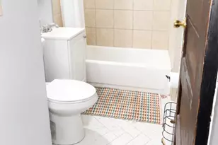 104 Alden St, Springfield, MA 01109 - Photo 9