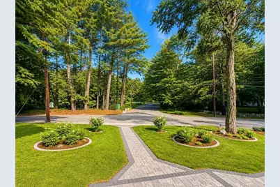 22 Meadowbrook Rd, Bedford, MA 01730 - Photo 5