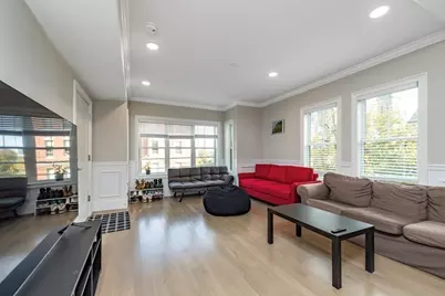 26 Arlington St #3, Boston, MA 02135 - Photo 5