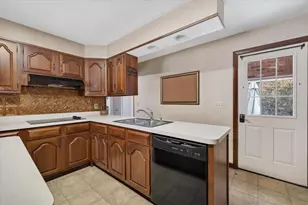 11 Foster St, Oxford, MA 01540 - Photo 7