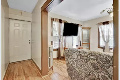 46-48 Narragansett, Springfield, MA 01107 - Photo 7