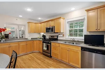 25 Whiting Ln #25, Hingham, MA 02043 - Photo 9