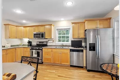 25 Whiting Ln #25, Hingham, MA 02043 - Photo 7
