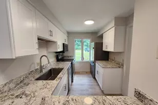 10 Winston Ct, Amherst, MA 01002 - Photo 3