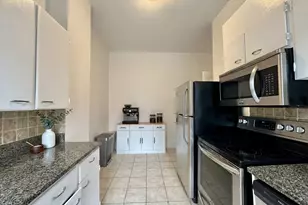 1683 Beacon St, Brookline, MA 02445 - Photo 7