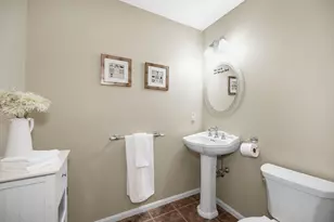 95 Tennis Plaza Rd, Dracut, MA 01826 - Photo 5