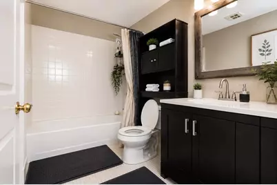668 Robbins Ave #3, Dracut, MA 01826 - Photo 5