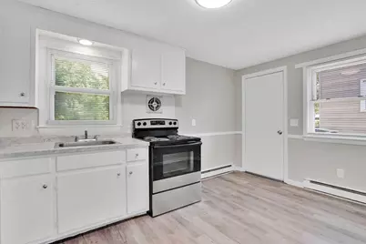 57-59 E Bay Path Ter, Springfield, MA 01109 - Photo 13