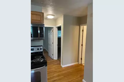 16 Cleveland Place #8, Gloucester, MA 01930 - Photo 3