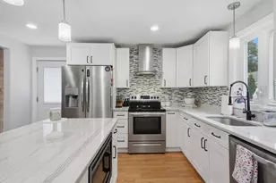 20 Stevens St, Dracut, MA 01826 - Photo 5