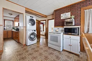 17 Fifth Ave, Worcester, MA 01607 - Photo 3