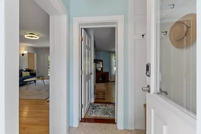 27 Oak Ave, Lunenburg, MA 01462 - Photo 3