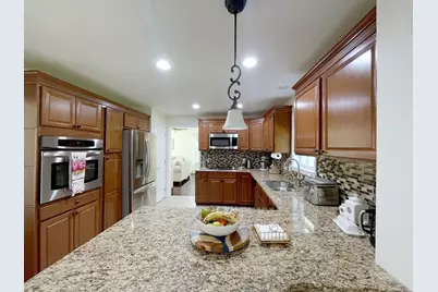 52 Phelps St, Marlborough, MA 01752 - Photo 9