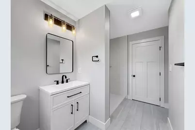 1128 Old Plainville Rd, New Bedford, MA 02745 - Photo 13