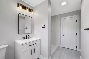 1128 Old Plainville Rd, New Bedford, MA 02745 - Photo 13