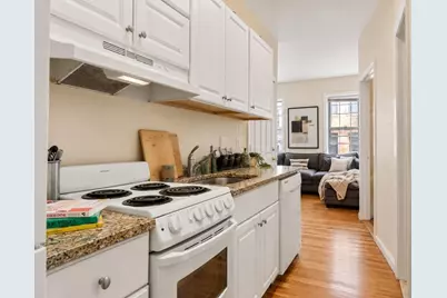 28 Phillips St #3, Boston, MA 02114 - Photo 3