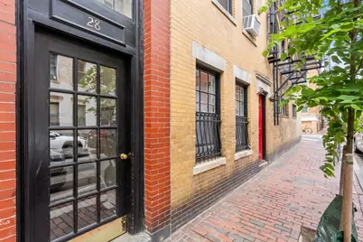 28 Phillips St #3, Boston, MA 02114 - Photo 13