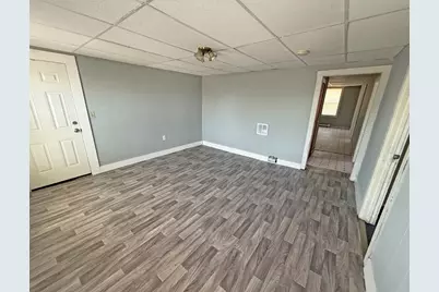 18 Auburn St, Lowell, MA 01852 - Photo 5