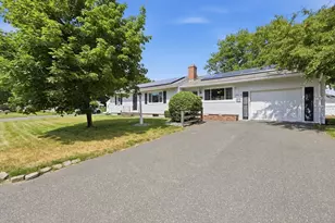 36 Homestretch Dr, Ludlow, MA 01056 - Photo 5
