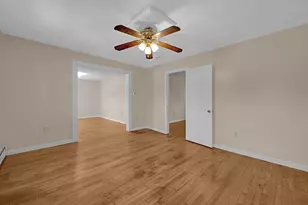 21 Pleasant St, Southbridge, MA 01550 - Photo 11