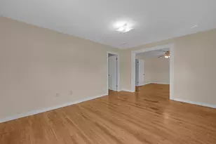 21 Pleasant St, Southbridge, MA 01550 - Photo 13