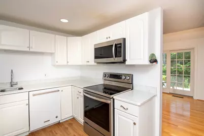 10 Village Green Circle, Mashpee, MA 02649 - Photo 7
