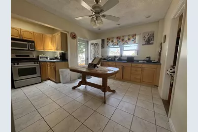 29 Adams Ave, Everett, MA 02149 - Photo 9