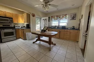 29 Adams Ave, Everett, MA 02149 - Photo 9