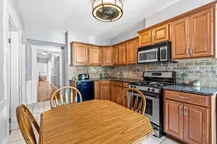 22 Auburn St, Malden, MA 02148 - Photo 17