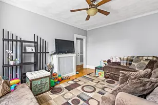 22 Auburn St, Malden, MA 02148 - Photo 7