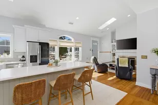 73 Congdon St, Narragansett, RI 02882 - Photo 5