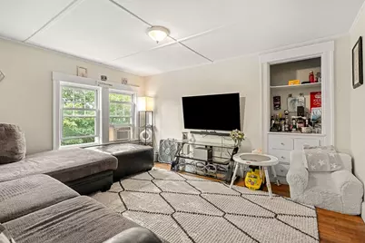 7 Pierce Ave #4, Beverly, MA 01915 - Photo 3