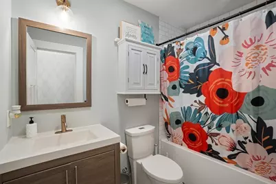 18 Brent St #2, Boston, MA 02124 - Photo 9