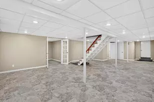 125 E Allen Ridge Rd, Springfield, MA 01118 - Photo 33