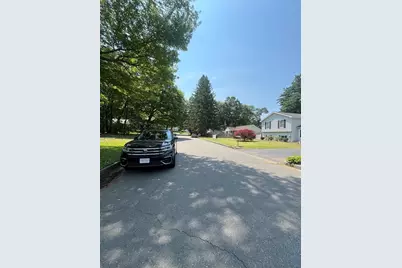 25 Amos Drive, Springfield, MA 01118 - Photo 5