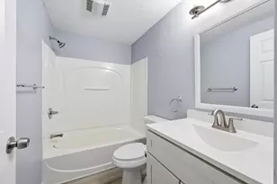 8 Maple Crest Cir, Holyoke, MA 01040 - Photo 3